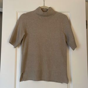 Short sleeve sweater turtleneck